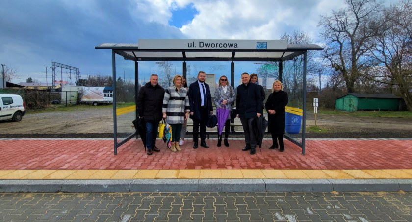 Oddanie do użytku zatoczki autobusowej na ul. Dworcowej odbyło się 26 marca br.