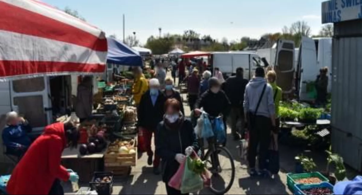 targowisko miejskie przy ulicy 15 Pułku Piechoty
