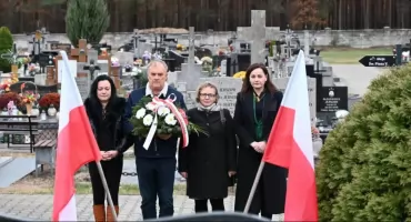 „Pamięć o Bohaterach Niepodległości” – Delegacja z Dęblina uczciła Miejsca Pamięci Narodowej