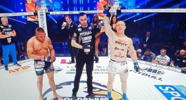 Mamy to! Adrian Kurek miażdży Amerykanina